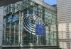 UE autorizează Ucraina să achiziționeze interceptoare Patriot din afara Uniunii când echipamentele nu sunt disponibile glass walled building during daytime