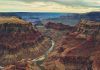Marea Discordanță din Marele Canion explică miliarde de ani lipsă The Colorado River winding through the deep red rock canyons of the Grand Canyon