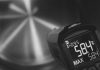 Canicula amenință infrastructura și expune vulnerabilitățile platformelor IA a black and white photo of a digital watch