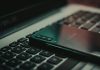 Aplicația Max transformă telefoanele rușilor în surse de supraveghere de stat black and silver laptop computer